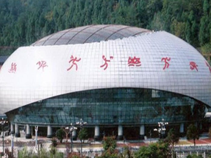 枝江体育中心球形网架加工安装